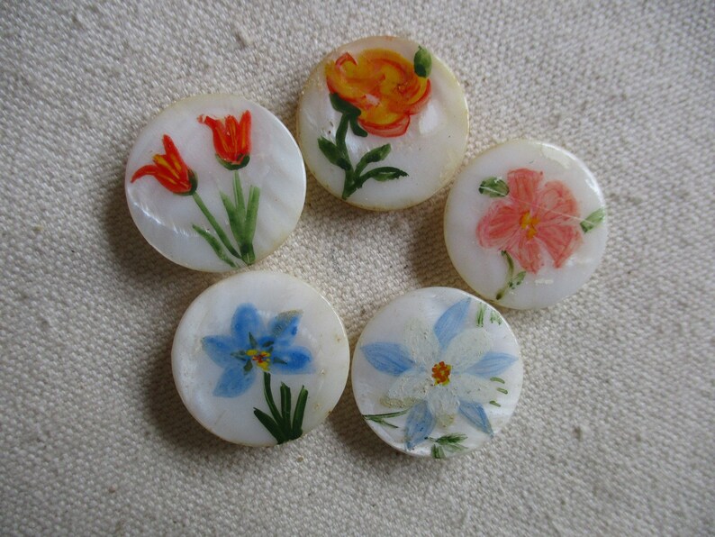 Hand Crafted Painted with Spring Garden Flowers 5 Folk Art Handmade Craft MOP Buttons