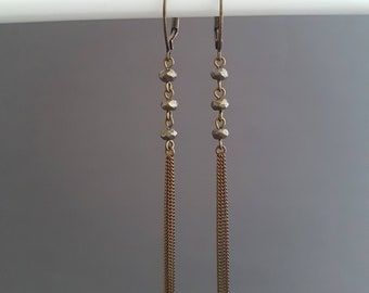 Very fine chain dangling earrings in sparkling pyrite, long vintage brass earrings, gift for woman