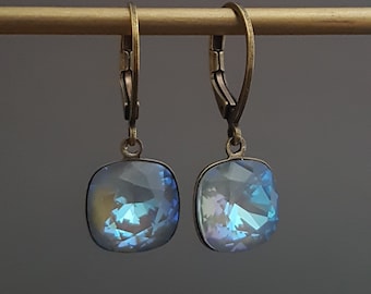 Boucles d'oreilles pendantes cristal gris bleu, dormeuses anciennes laiton vintage pendentif carré, cadeau pour femme