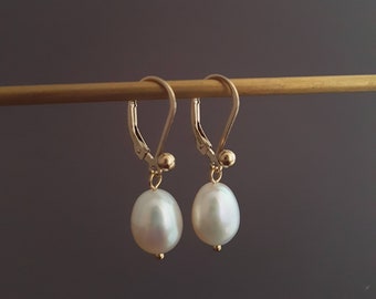 Wedding earring, wedding pearl earring, natural pearl sleepers, ancient freshwater pearl earrings