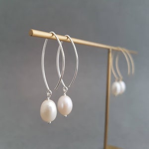 Silver cultured pearl earring, wedding earring, pearl dangling earring, bridal earring