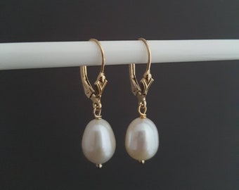 Wedding earrings, cultured pearl gold earrings, antique sleeper, vintage freshwater pearl earring