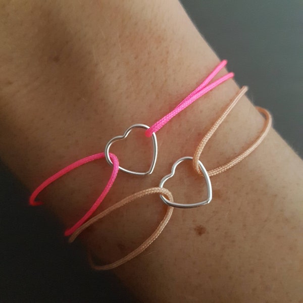 Bracelet coeur argent, bracelet cordon rose fluo ajustable, bracelet minimaliste, bijou mère fille, cadeau fêtes des meres