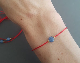 Bracelet cyanite sur cordon kaki, bracelet pierre naturelle bleu sur fil ajustable, bracelet lien avec noeuds coulissants, cadeau pour femme