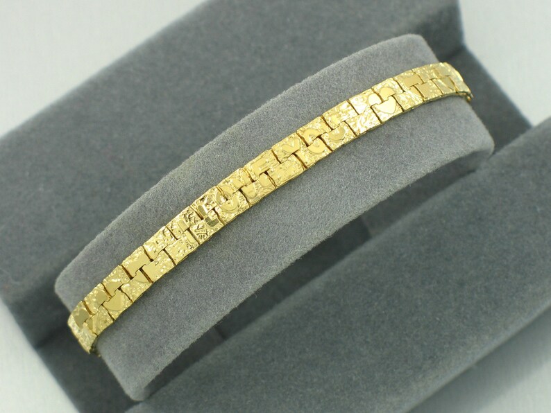 Vintage Avon Jewelry Vintage 1991 AVON Embossed /'I Love You/' /& Hearts /'Twice As Nice/' Goldtone Bracelet w Original Box 7-12 inches long