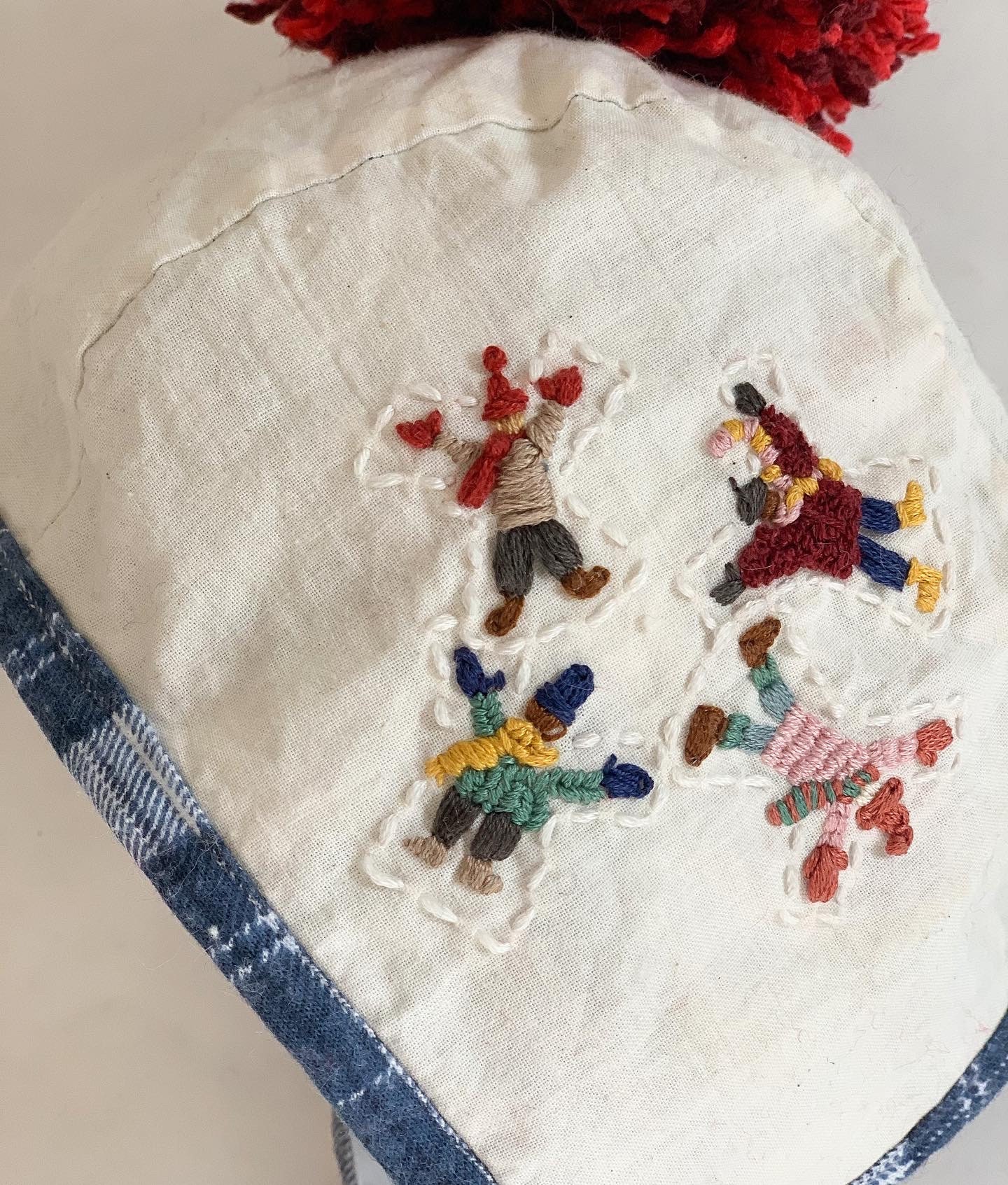 Winter Robin | Handmade Reversible Hand-Embroidered Baby Bonnet With Interchangeable selling Button Pom-Pom