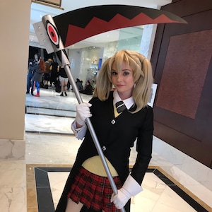 Maka's Scythe Soul Eater just under 6 ft tall cosplay image 1