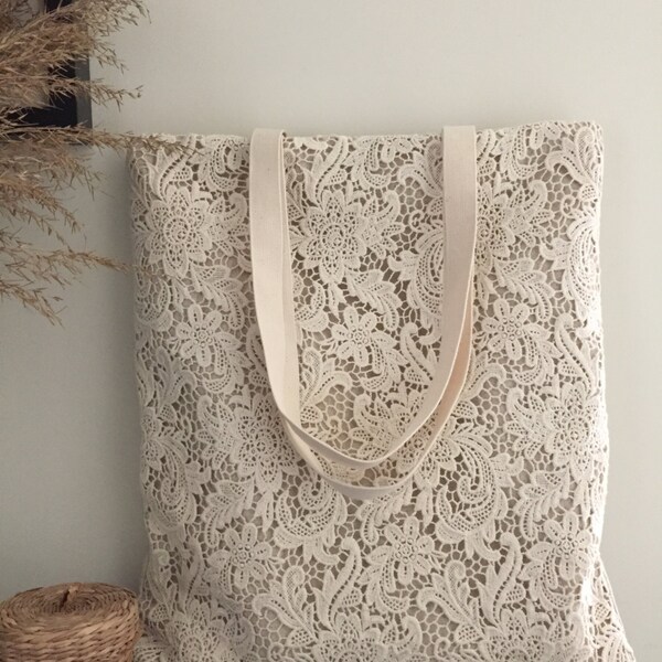 Cadeau de demoiselle d’honneur: sac de mariage en coton Shabby chic fait à la main, sac en dentelle, fourre-tout en dentelle, style vintage, ivoire / blanc cassé, fabriqué sur commande, L066