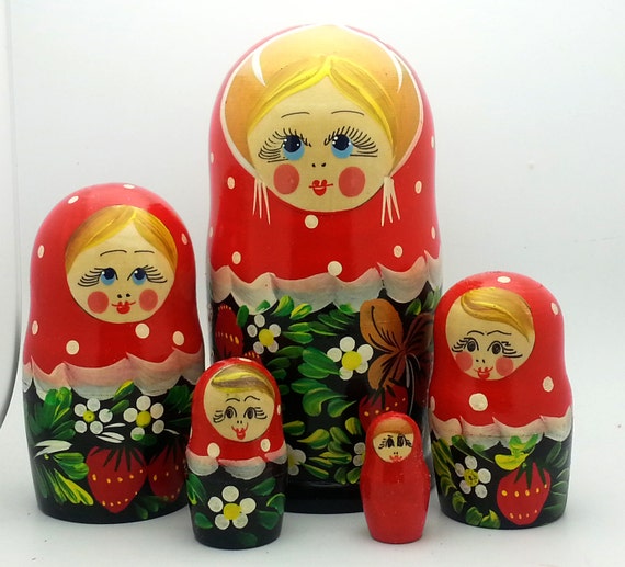 Tall Nesting Matryoshka Doll Set, Traditional Hand-Painted Russian Babushka  Stacking 5-piece Red Strawberry Doll Set, great Christmas Gift