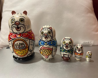 White Cat Nesting Doll, Hand-painted Kitten Family Set, Gift for Cat Lovers