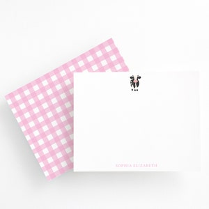 Papeterie personnalisée de ferme rose, ensemble de papeterie bébé fille vache, papeterie plate avec bébé vache, cadeaux de baby shower, mots de remerciement vache