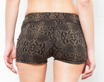 SNAKE HOTPANTS - ヨガホットパンツ - スポーツショーツ - ジムウェア - ビーチショーツ - ホットパンツ - ダンスウェア - 下着 - ソフトコットンエラスタンショーツ