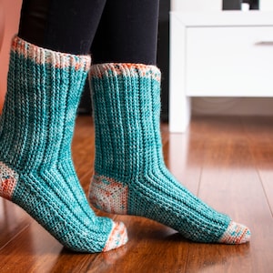 Segue Socks (US & UK crochet terms)