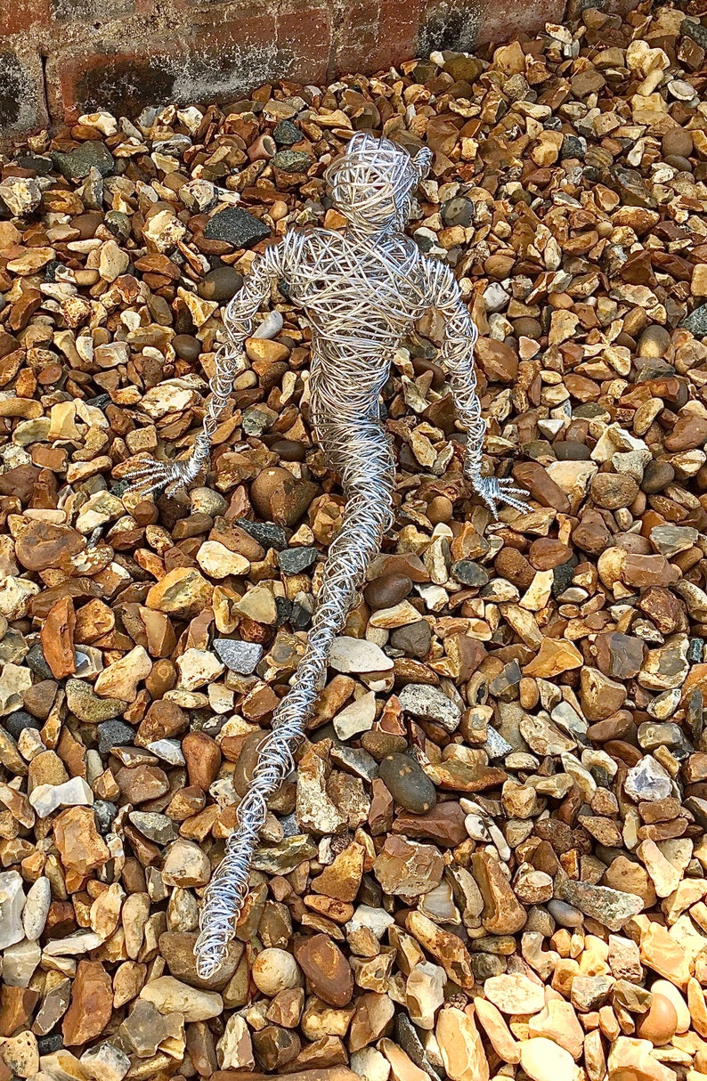 wire stainless steel wire sculpture wire art aluminium Dancer gymnastic sculpture indoors outdoors splits