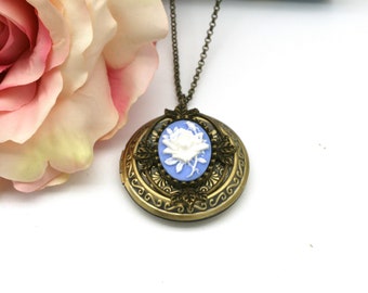 Cameo Locket Necklace, Round Rose Locket, Vintage Inspired Locket, Victorian Locket, Victorian Jewelry, Photo,Locket, Botanical Jewelry,