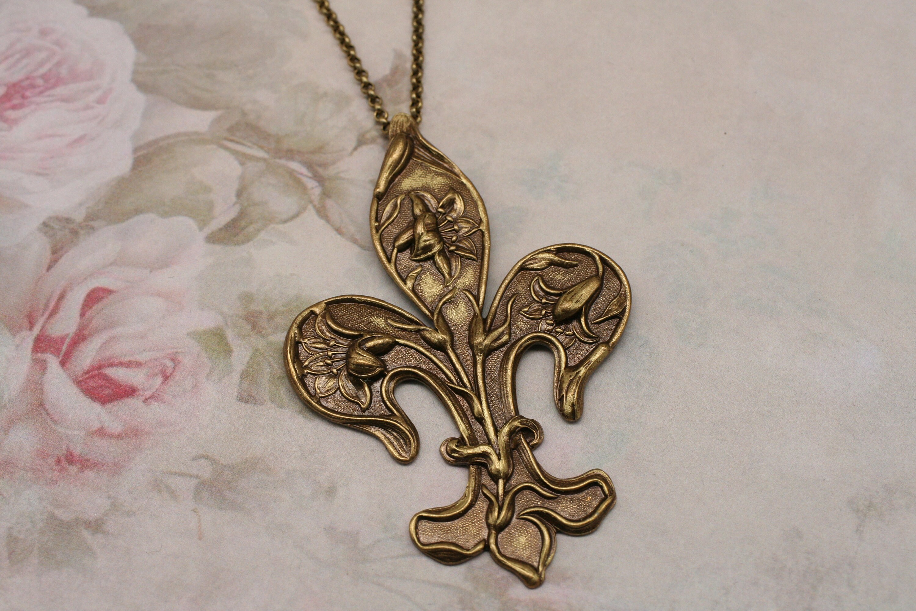 Vintage Fleur De Lis Necklace - Etsy