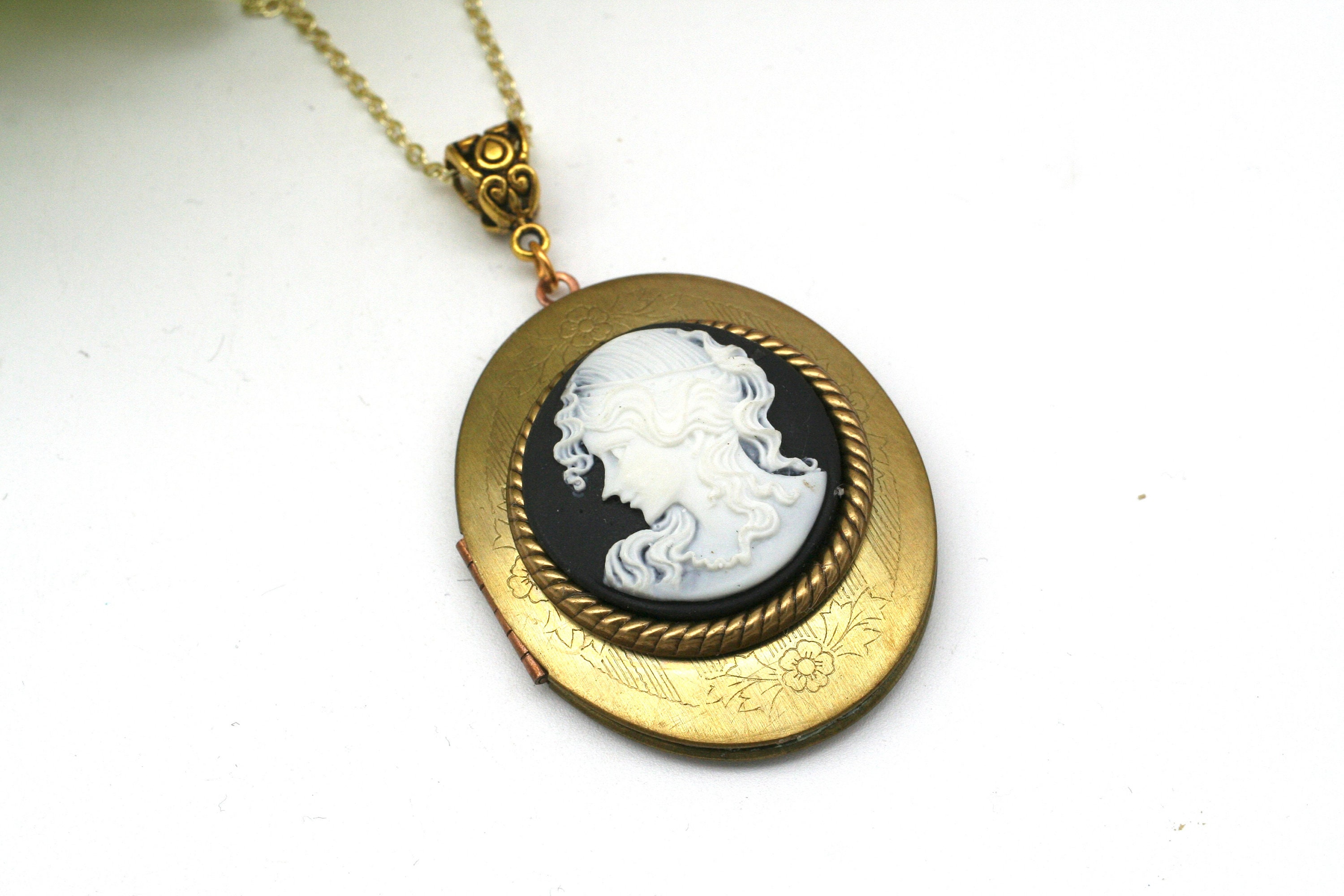 Vintage Brass Locket, Art Nouveau Locket, Oval Picture Locket, Cameo