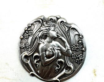 Broche Lady Art Nouveau: broche de declaração banhado a prata esterlina