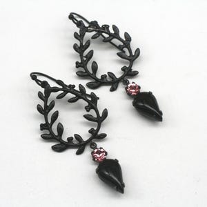 Vintage Black Laurel Leaf Earrings: Goth Dark Academia Jewelry