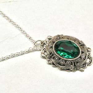 Art Deco Necklace- Emerald Green Necklace- Crystal Necklace- Filigree Necklace- Vintage Necklace- Vintage Jewelry- Great Gatsby