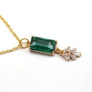 Emerald Green Art Deco Necklace- Art Deco Pendant- Vintage Inspired 1920’s Necklace- Great Gatsby- Bridesmaid Necklace-Minimalist Necklace