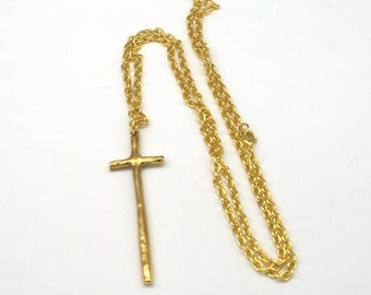 Collana lunga con croce martellata in oro: gioielli religiosi cattolici
