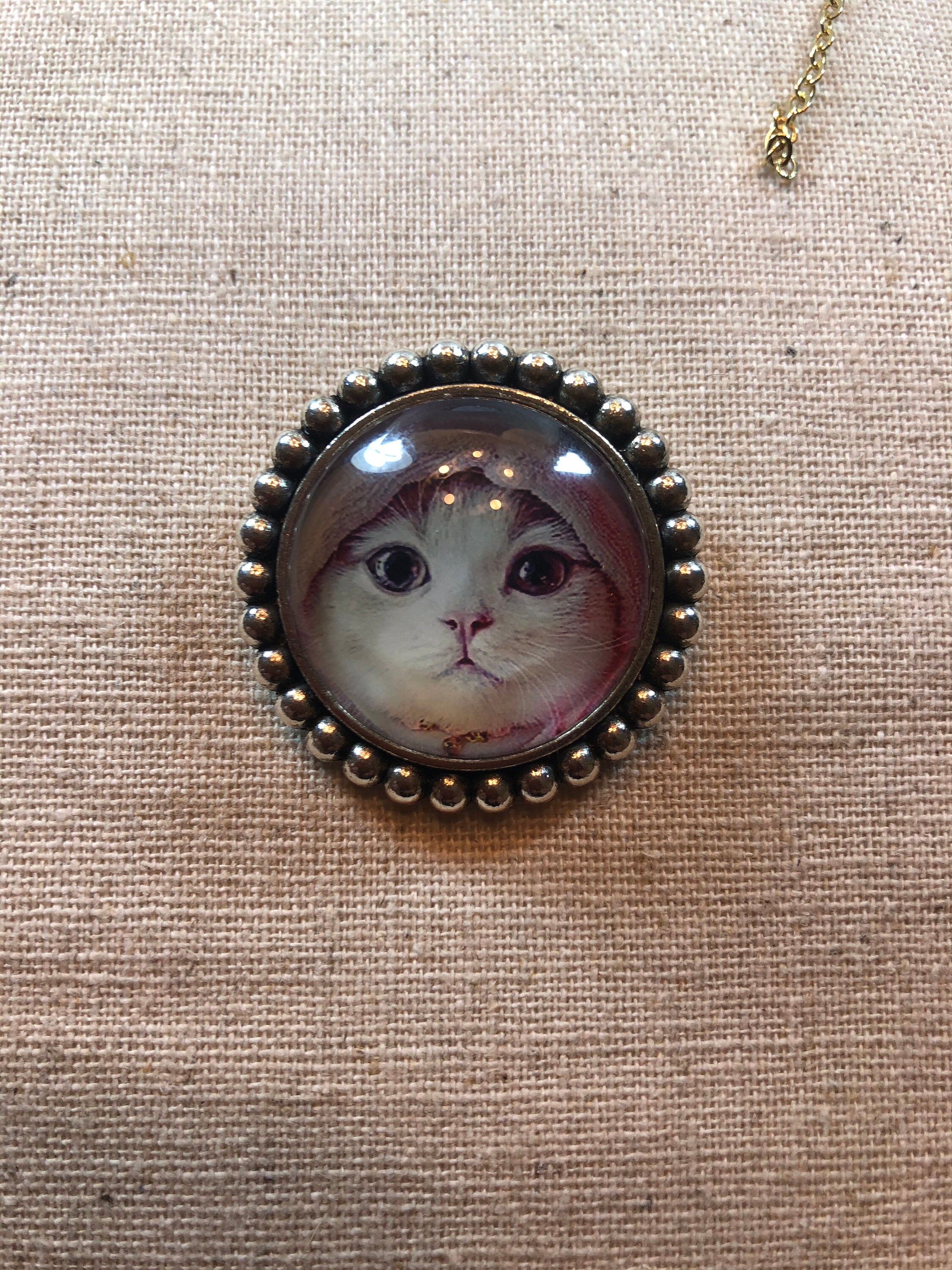 Katzen Brosche, Katzen Anstecker, Tier Pin, weiße Katze Anstecker, Katzen Liebhaber Schmuck, Geschenk für sie