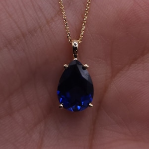 14 kt gouden druppelketting blauwe saffier, 1,5 kt saffierhanger, ketting september geboortesteen, gouden saffierketting
