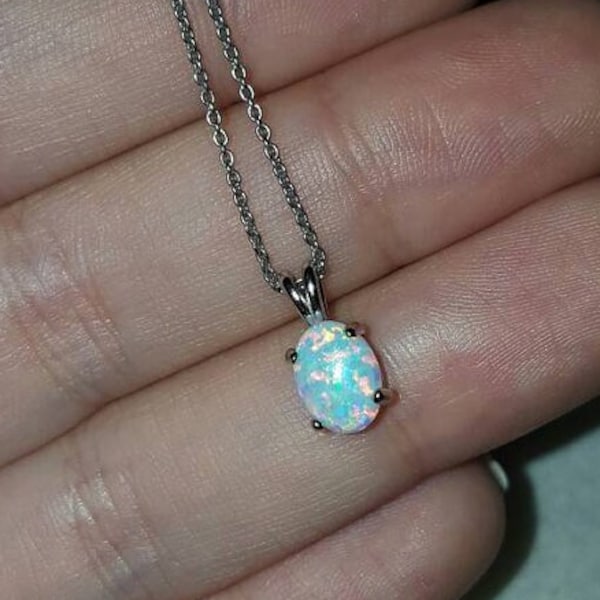 Opal Halskette, Opal Anhänger, Opal Oval Anhänger, Oktober Birthstone Halskette, Brautjungfer Halskette, Opal Zierliche Halskette