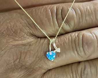 Sterlingsilber Licht Aquamarin und Weiß Topas Herz IN Kreuz Halskette