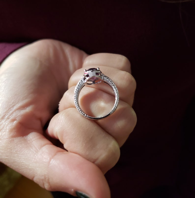 14Kt Gold Amethyst /& Diamond Oval Ring