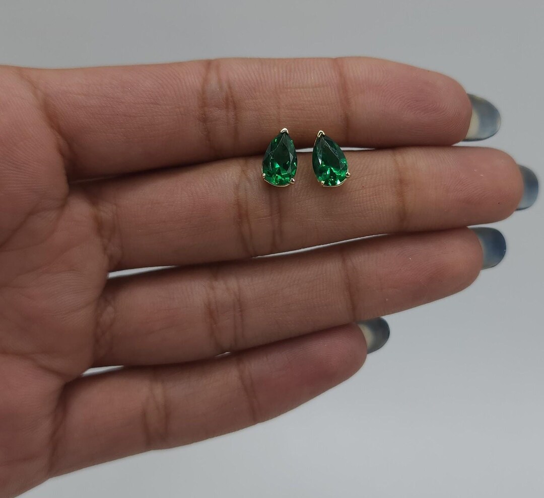 Emerald Boots Earrings main image 0