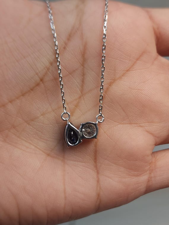 ブルーサファイア＆ダイヤモンドネックレス、0.70カラットのラボ