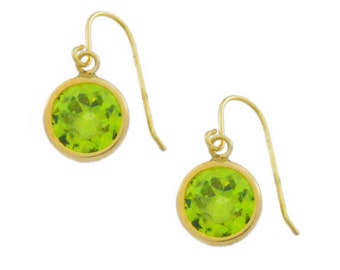 Pendientes de peridoto en oro de 14 quilates, pendientes de peridoto con bisel, pendientes colgantes de peridoto, pendientes con piedra de nacimiento de agosto