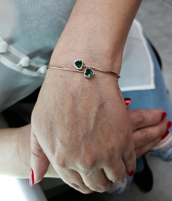 14kt Gold Emerald Bangle, Emerald Heart Bracelet, Emerald Bezel