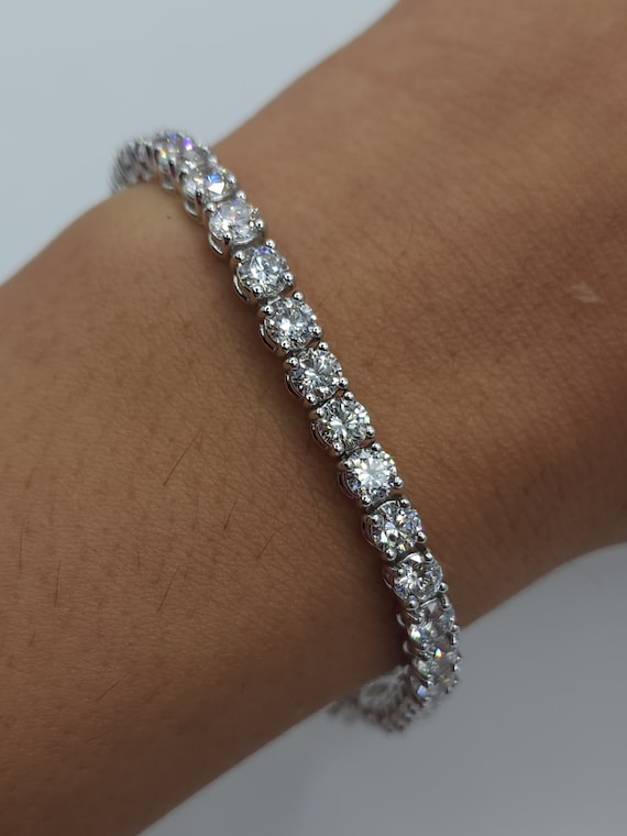 Amairah .10 ct. t.w. Diamond Bracelet with Rhodium Plating | BJ's Wholesale  Club