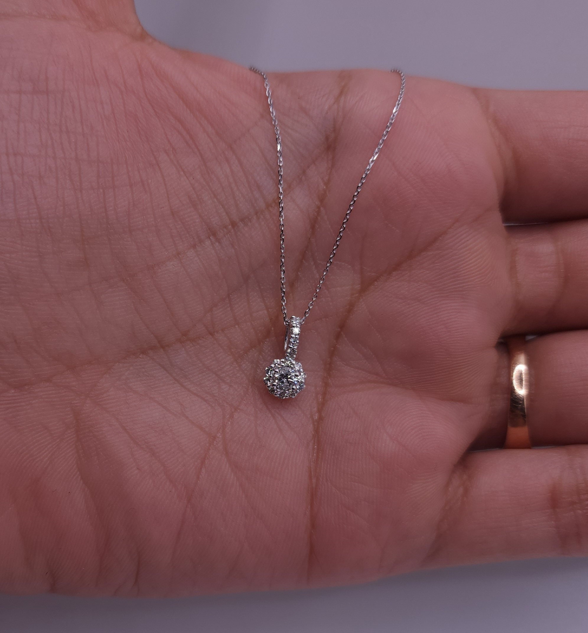 Diamond Halo Pendant Necklace 14K White Gold (0.25ct)