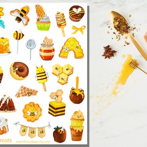Puede incluir: Un conjunto de 20 ilustraciones de acuarela con temática de abejas, que incluyen cupcakes, tarros de miel, donas y una colmena. Las ilustraciones son perfectas para manualidades, scrapbooking o decoración de fiestas.