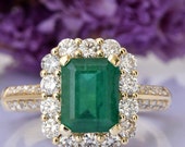 2.5 Carat Green Emerald Gold Ring