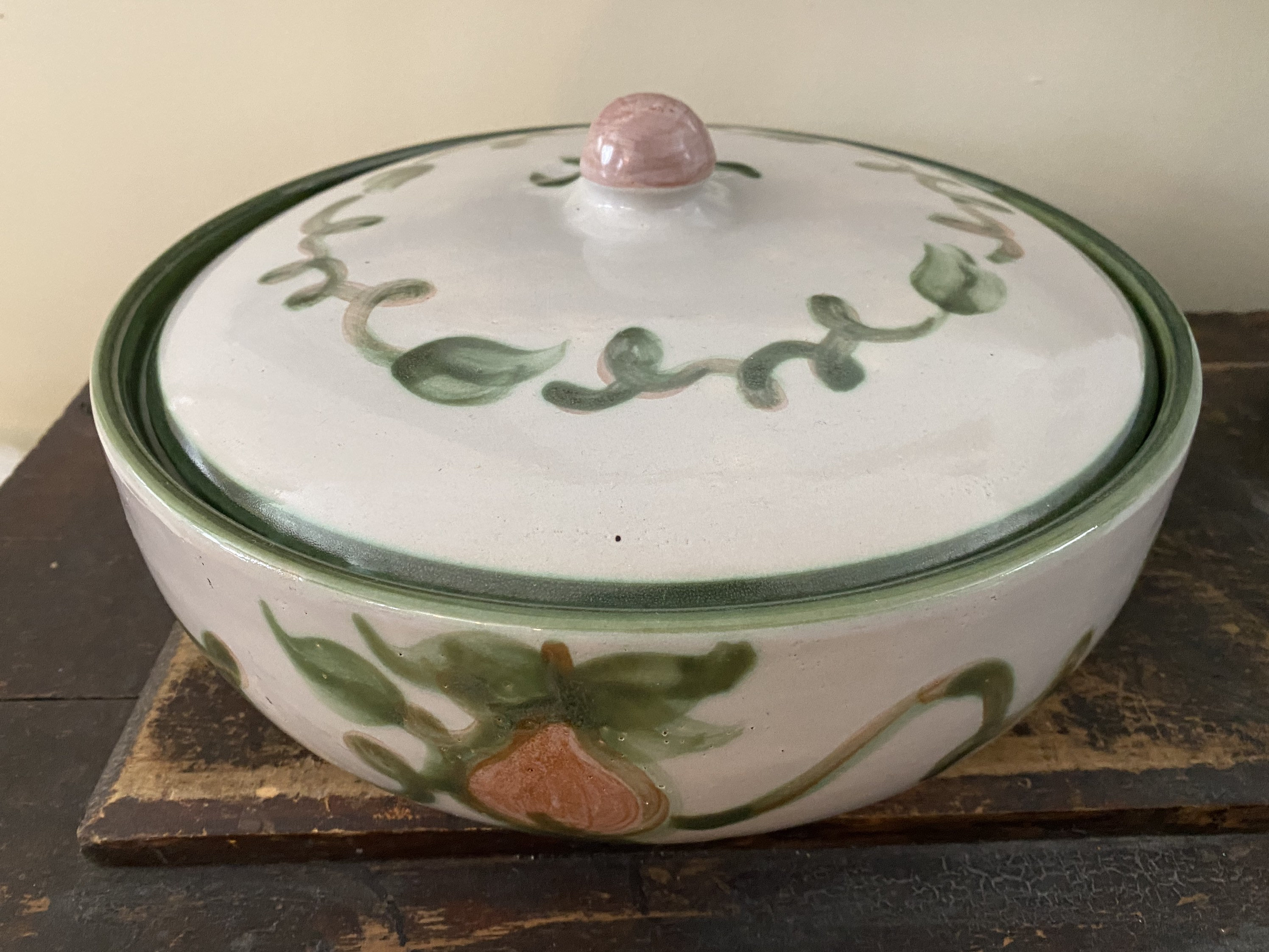 ルイビルストーンウェア 深皿 ガチョウの群れ 2 Vintage Louisville Stoneware Luncheon Plates: Gaggle of Geese