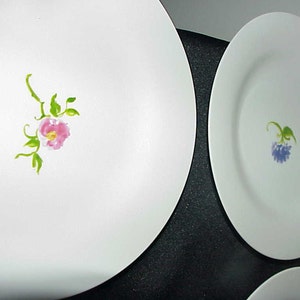 Set aus 4 Keramik Barn Bloom Dessert Tellern / Lunch Tellern,unbenutzt