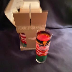 Set of 4 George’s Briard Santa Zombie 13 1/2 oz Glasses New in Box