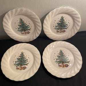 4 Nikko Happy Holidays Dinner Plates Never Used