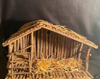 Pesebre con pesebre antiguo