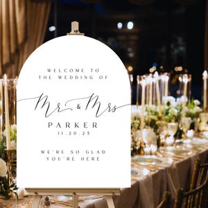 Letrero de bienvenida para boda de acrílico con el nombre de Sr. y Sra., letrero de bienvenida minimalista para boda con tablero de espuma, elegante póster de decoración de boda con color personalizado - WDS155