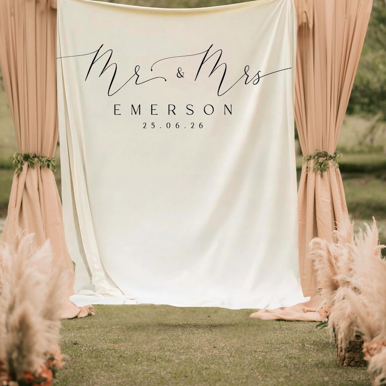 Custom Mr and Mrs Wedding Backdrop, Elegant Script Wedding Backdrop ...