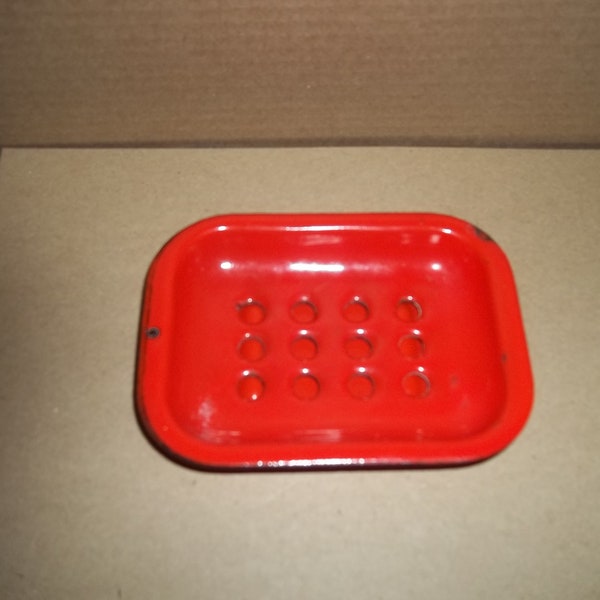 VINTAGE RED  SOAPDISH~Two Part:Enamel  Drainer and Tray~Super Condition! Farm or Mid Century Kitchen or Washroom or Laundry