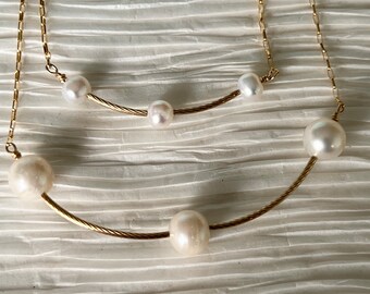 Pearl and gold necklace modern classic collection