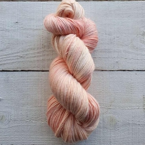 Manos Del Uruguay Fino Yarn – Merino Extrafine and Tussah Silk Blend – 450yds Hand-Dyed Fine Weight Yarn for Knitting and Crochet