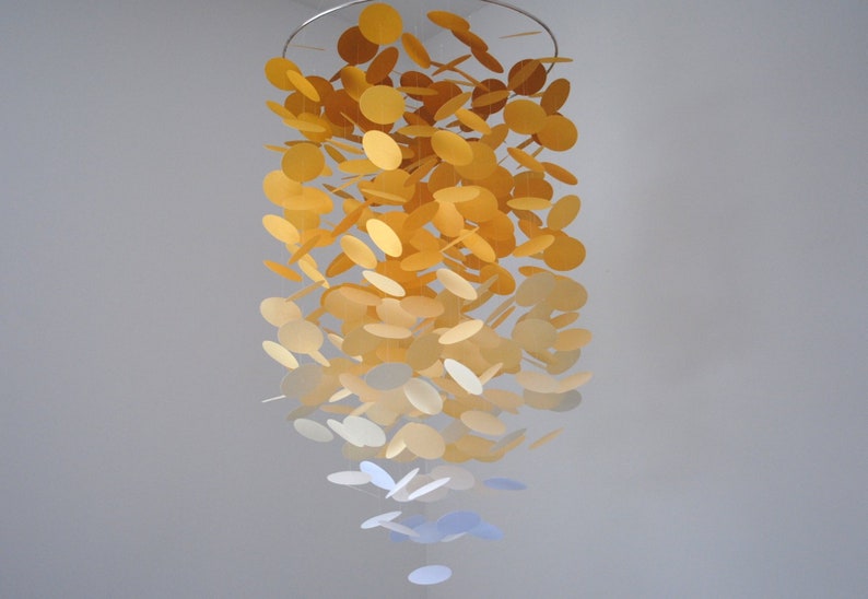 Floating Dot Mobile Large Gold, Gelb, Weiß Ombre // Kinderzimmer Mobile Wählen Sie Ihre Farben Bild 1